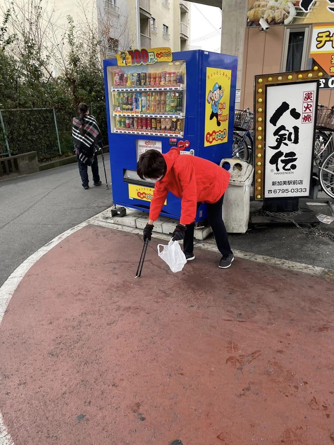 JR新加美駅前からご挨拶