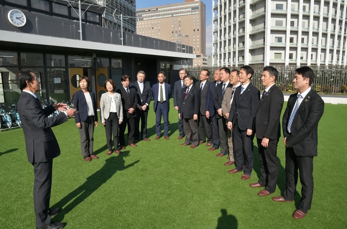 大阪市立中之島小中一貫校を視察